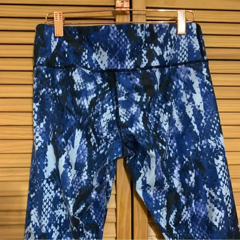 ALO Yoga Crop Leggings size Small